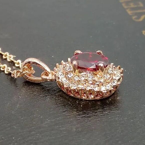 Ladies Elegant Red Necklace - Picture 4 of 6